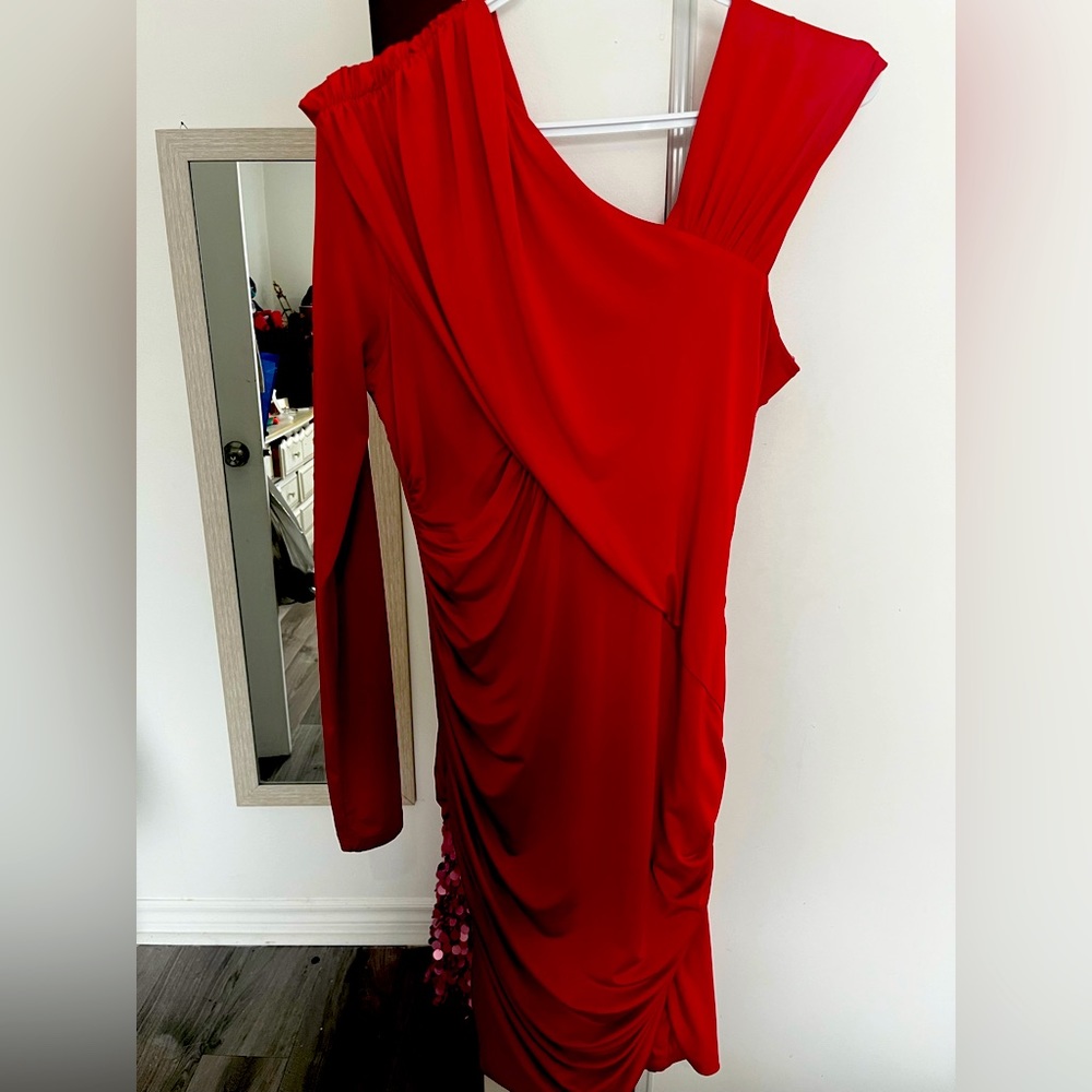 VENUS red dress